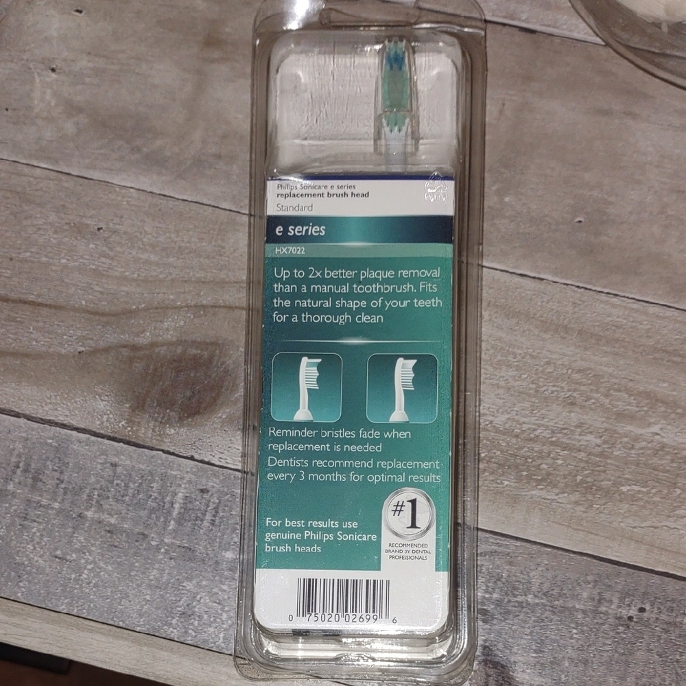 Philips Sonicare E-Series Toothbrush with White and Green - Picture 2 of 4